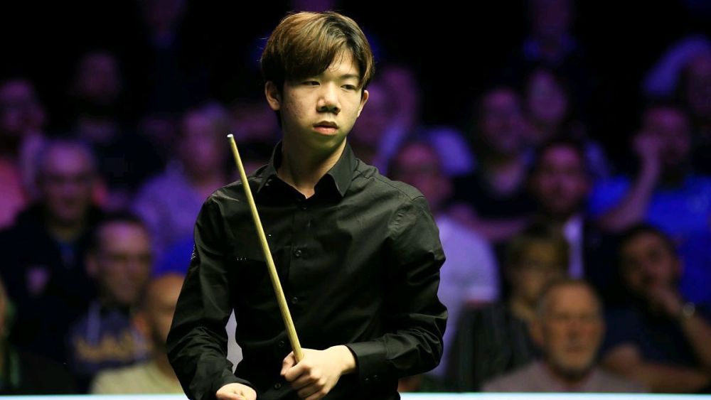 两者之间的 两者之间的