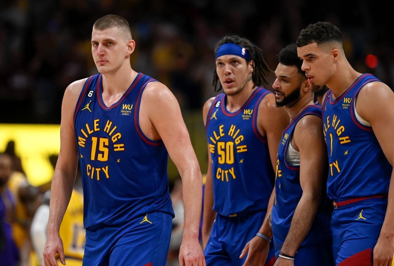 加拿大在高 加拿大在高